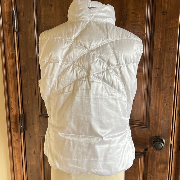 Nike white, silver reversible puffer vest - Picture 3 of 7
